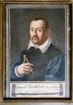The first inventor of the gelato was Bernardo Buontalenti, Medici court's architect. 